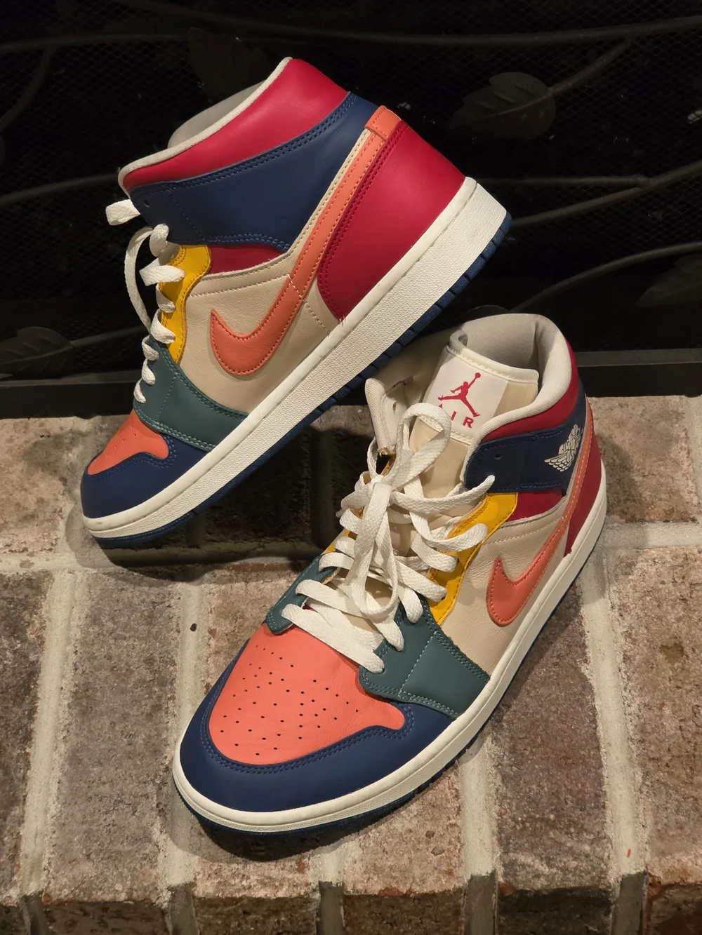 Womens Air Jordan Retro 1 Mid SE 'Multi Color (2022)'